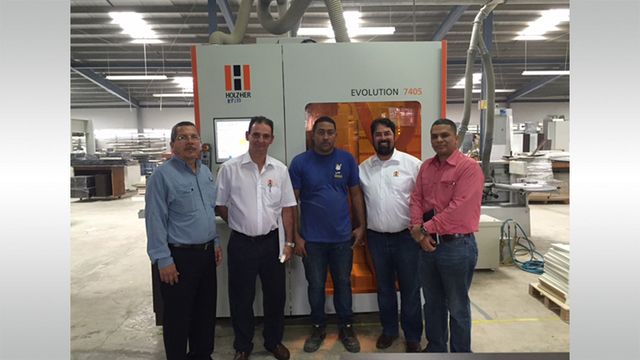 Satisfied reference customer: Komex from Panama with its vertical CNC machine EVOLUTION 7405