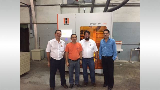 Satisfied HOLZHER reference customer in Panama with the vertical CNC machining center EVOLUTION 7405 HOLZ-HER reference customer in Panama with the vertical CNC Evolution 7405