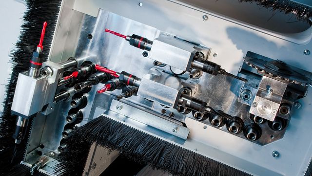 Optional integrated drilling head Optional integrated drilling head